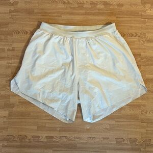Lululemon Mens Fast Free Shorts Lined 6" Run Trail Cream Grey Med Gym Workout
